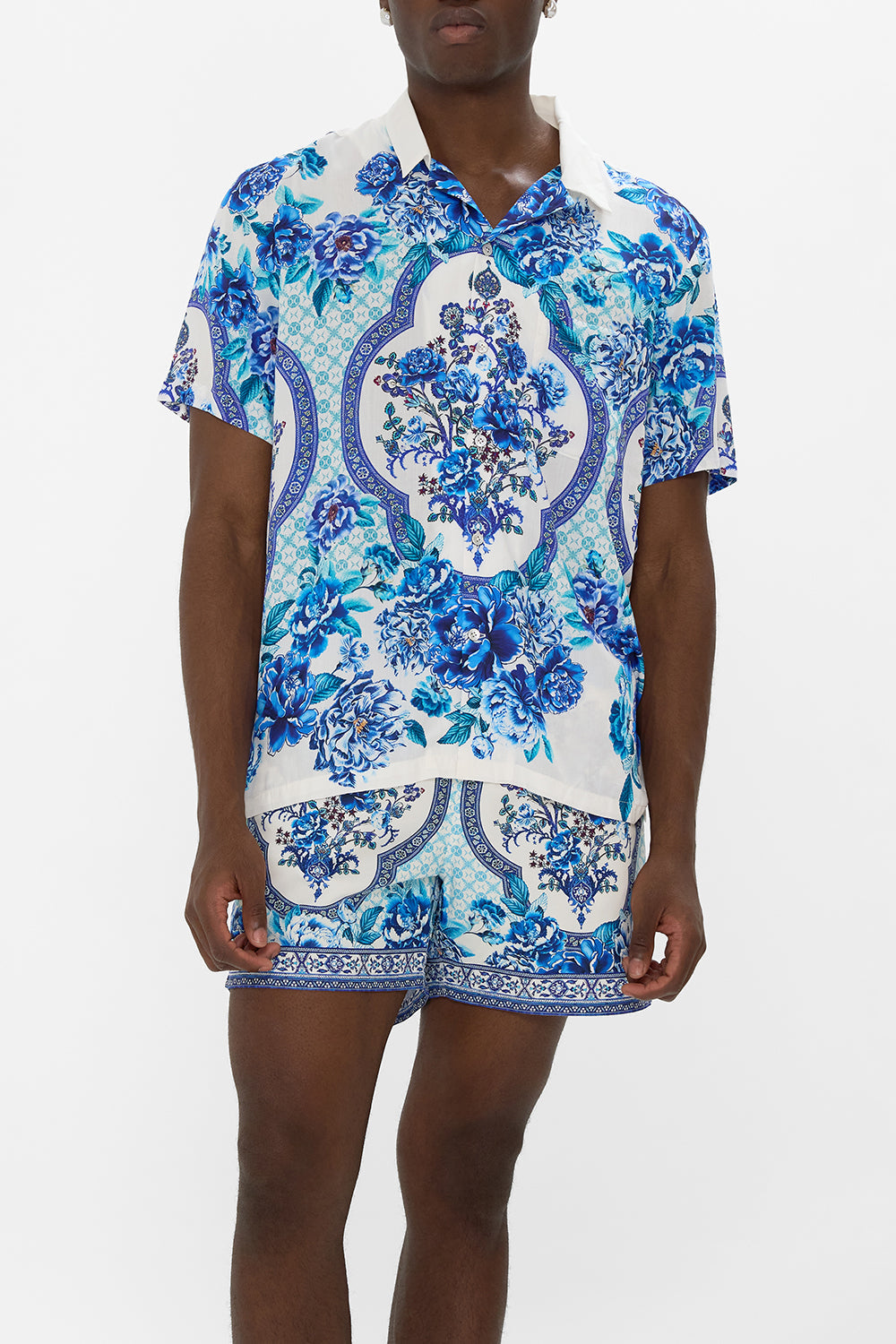 SHORT SLEEVE CAMP COLLARED SHIRT A CERAMIC GARDEN