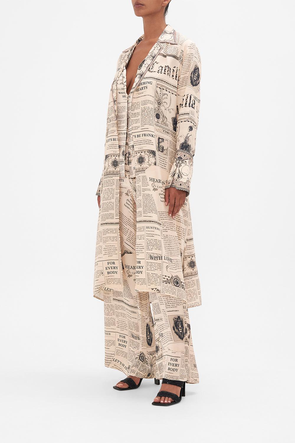 SPLIT CUFF SOFT COAT FAME FEVER