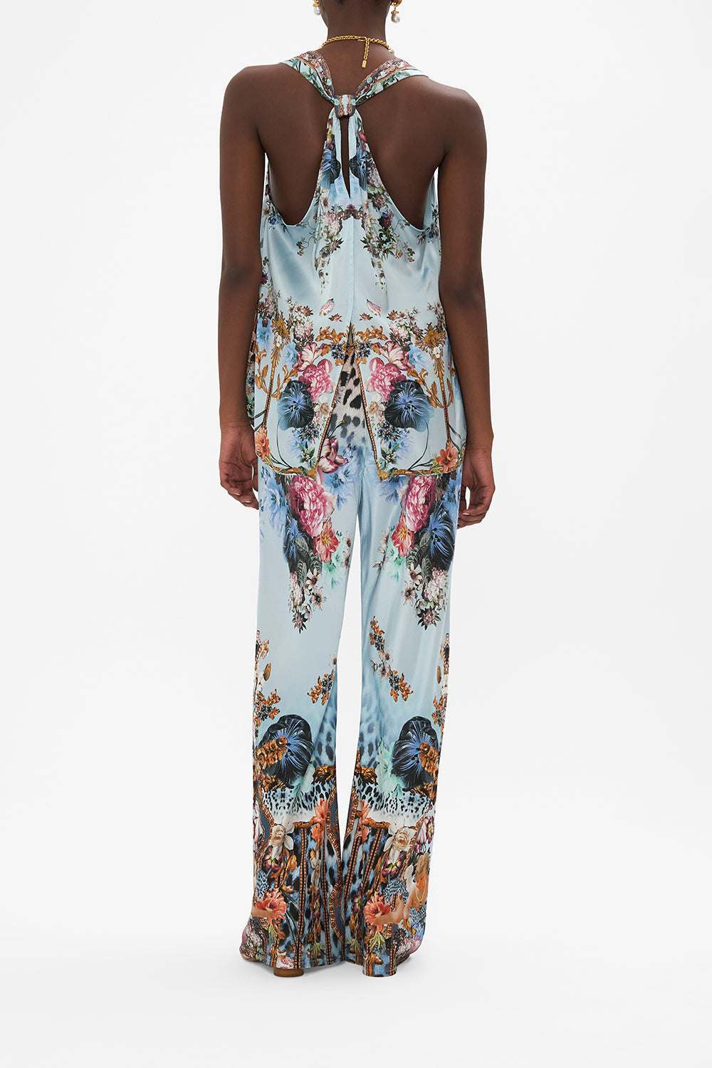 V NECK TOP WITH KNOT BACK LETTERS TO LEO