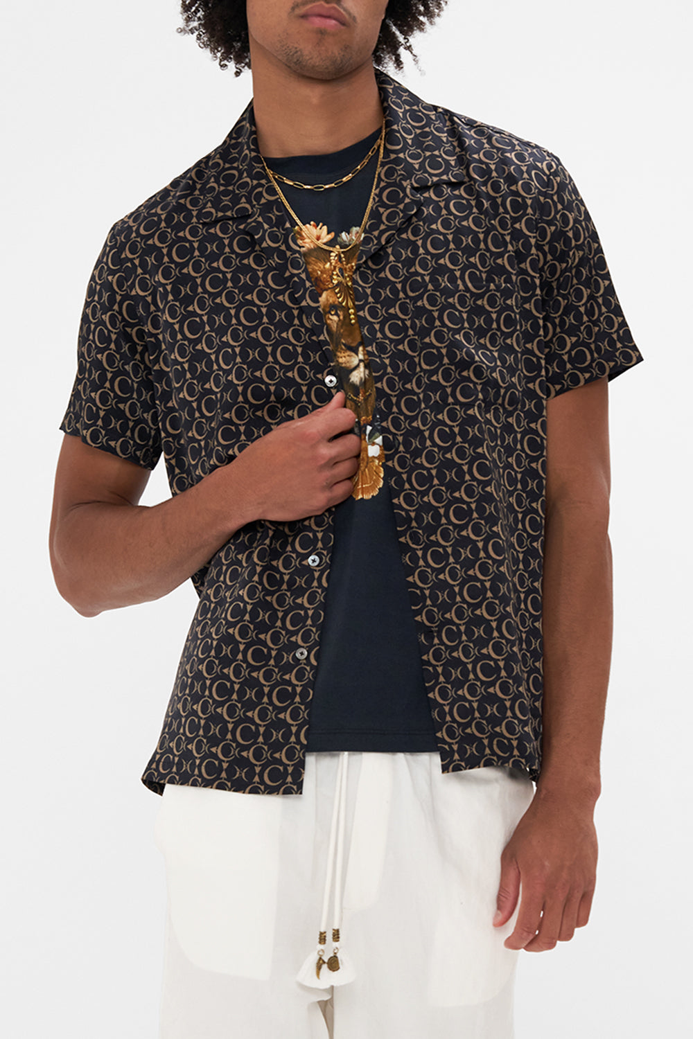 SHORT SLEEVE CAMP COLLARED SHIRT A NIGHT AT THE OPERA