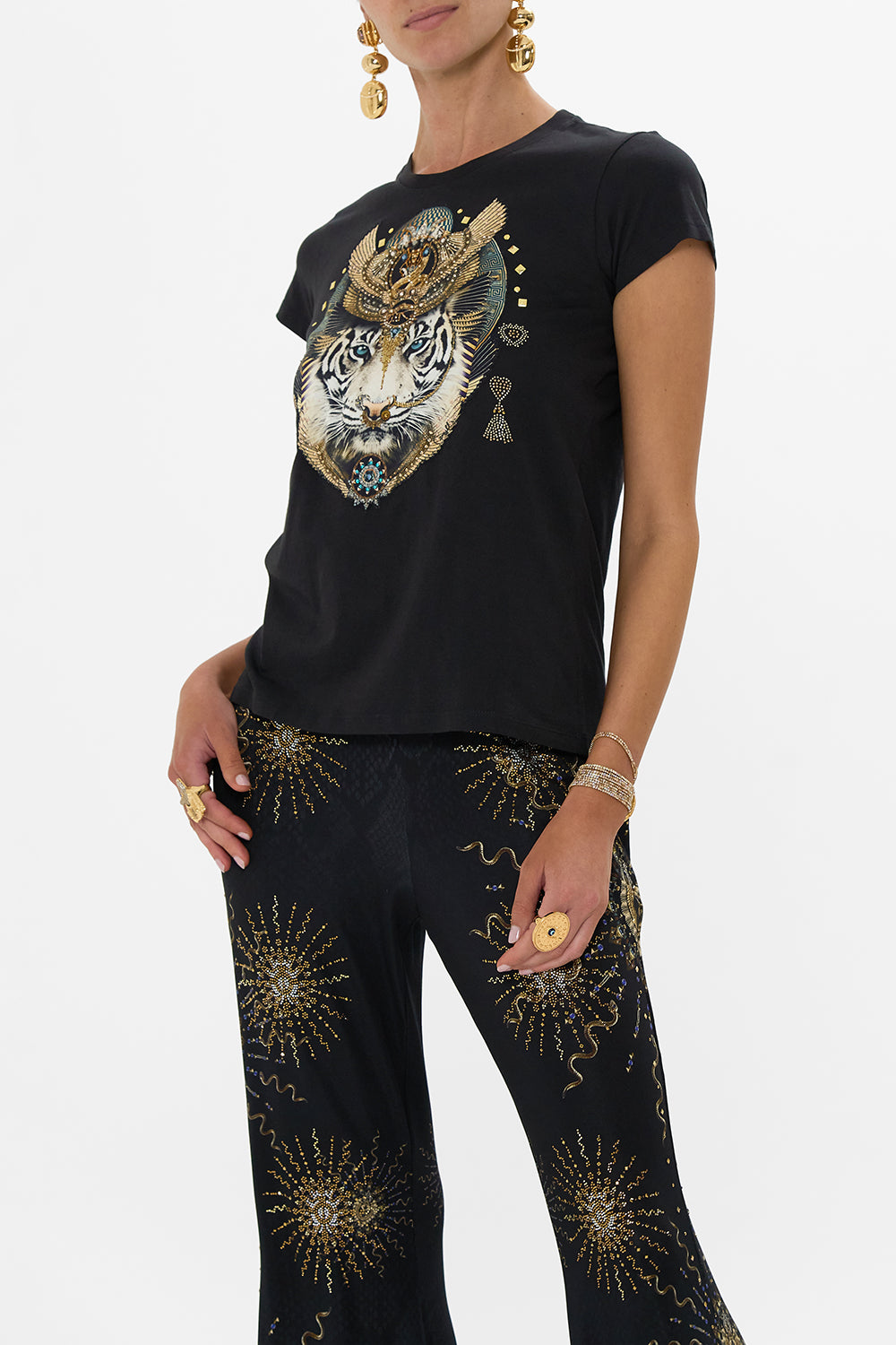 SLIM FIT ROUND NECK T-SHIRT - BLK/GOLD CALL ME CLEOPATRA