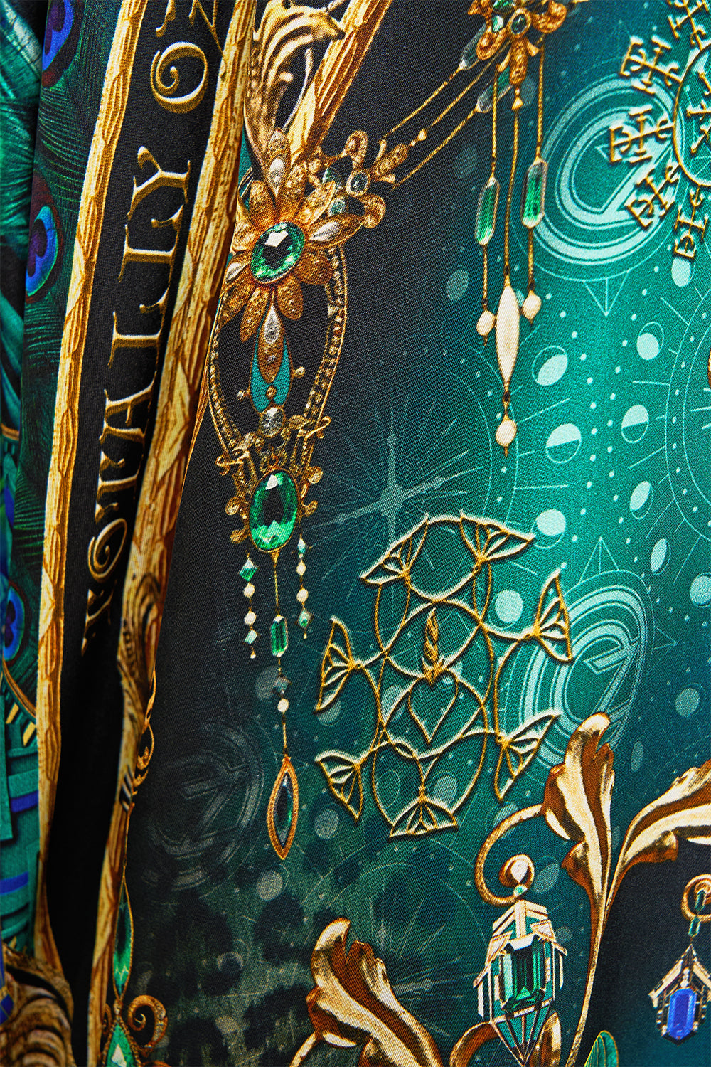 BATWING SHIRT DEFY GRAVITY