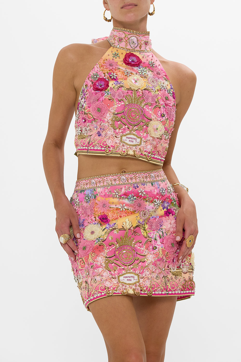 HALTER TIE BACK TOP TOTALLY OZMOPOLITAN