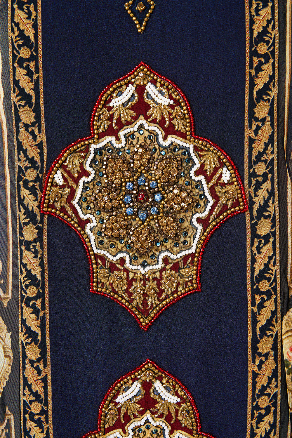 LAYER WITH CENTRE BACK PANEL THE IMPERIAL GATE