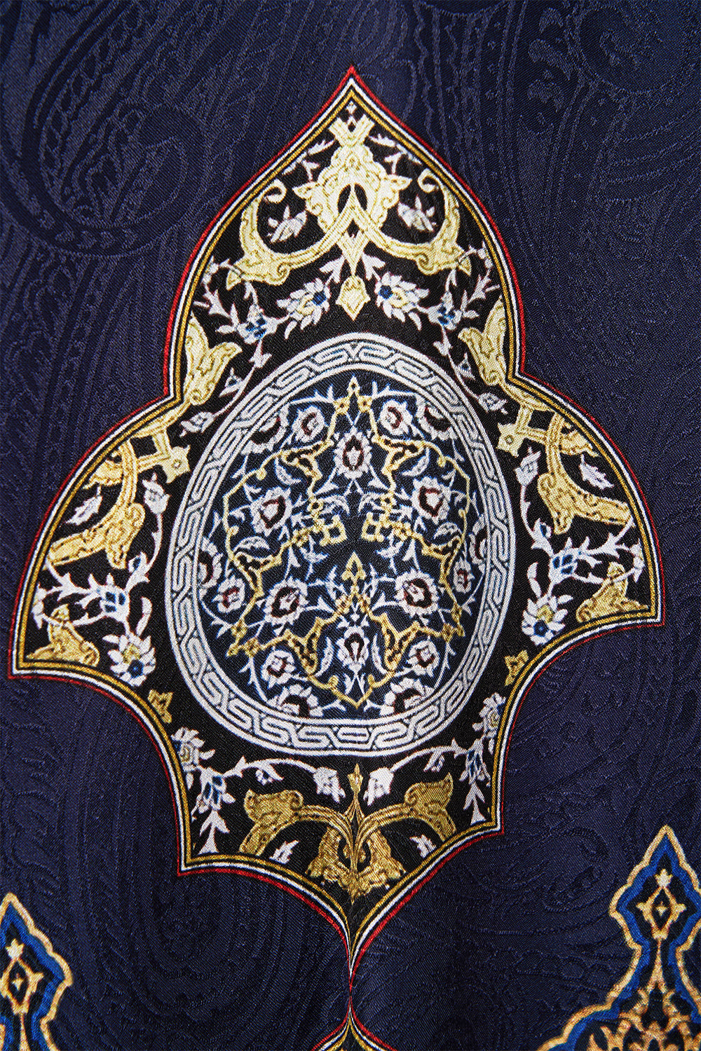 V NECK CAMI THE IMPERIAL GATE