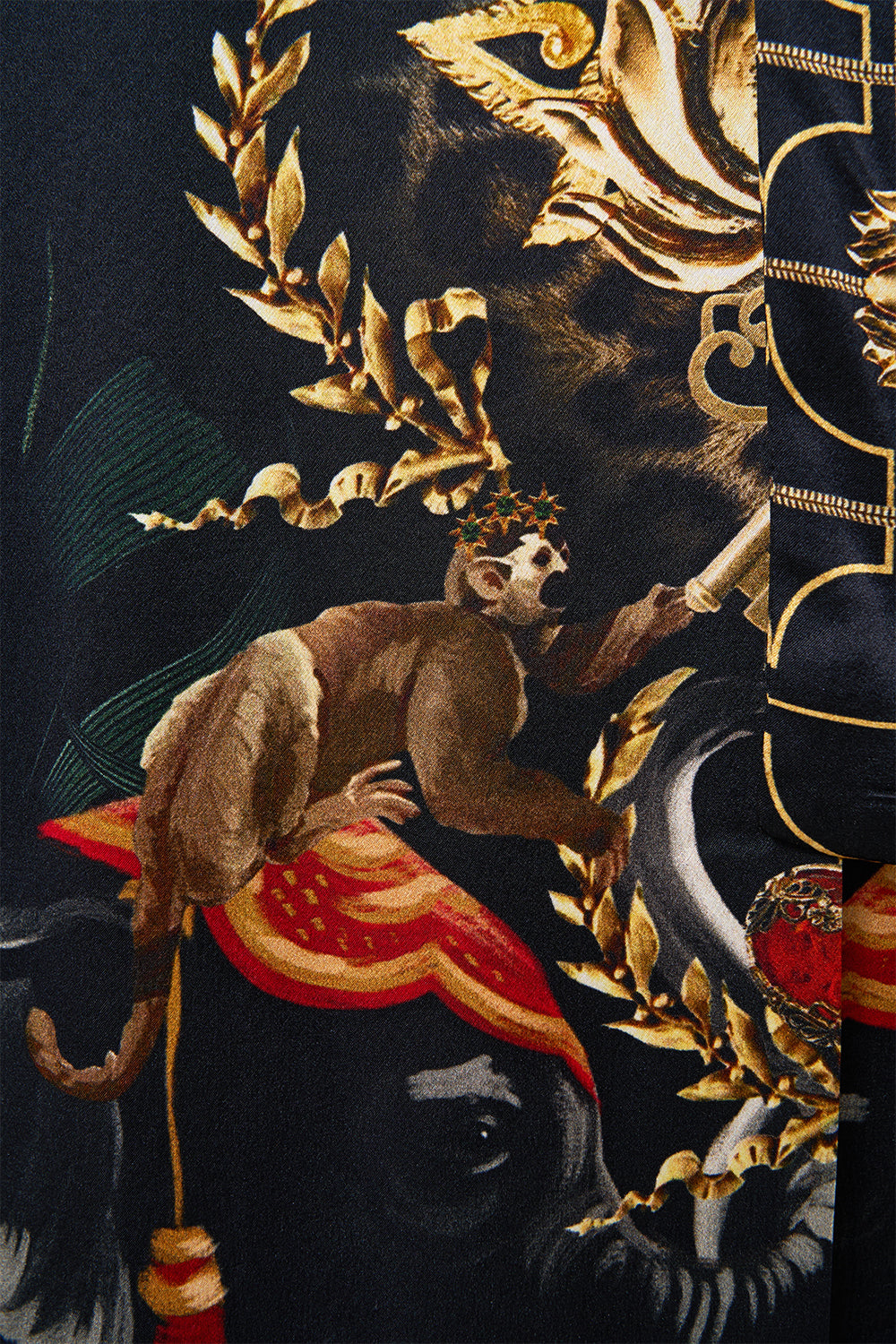 LONG ROBE WITH NARROW COLLAR READY FOR MY WELCOME DRINK