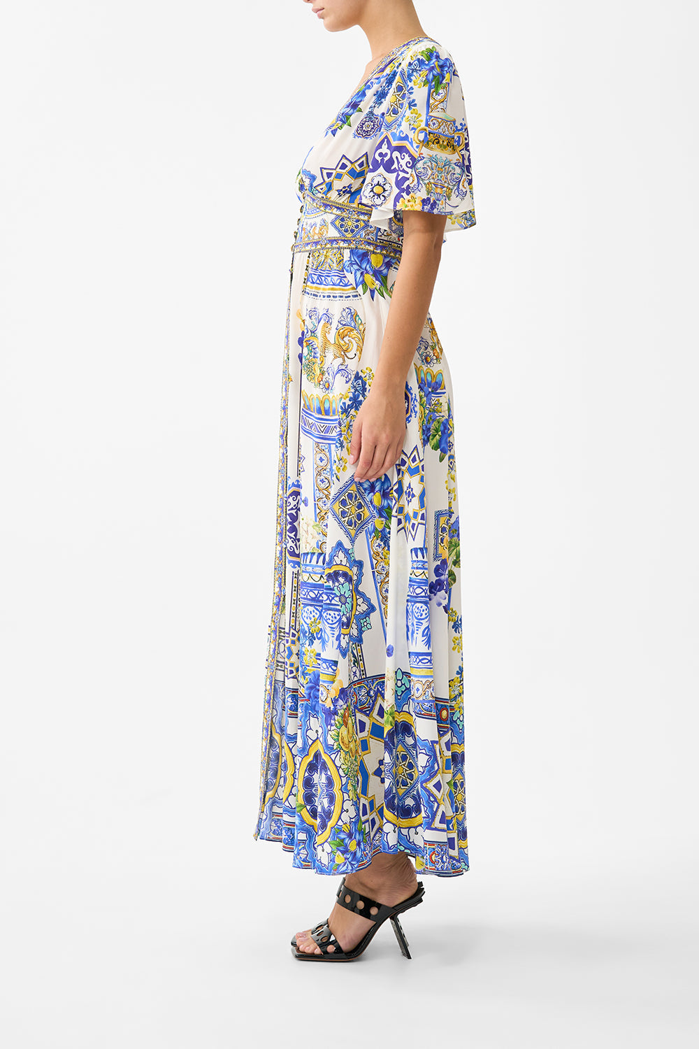 SHAPED WAISTBAND DRESS WITH FLUTTER SLEEVES ESPAÑA NIRVANA