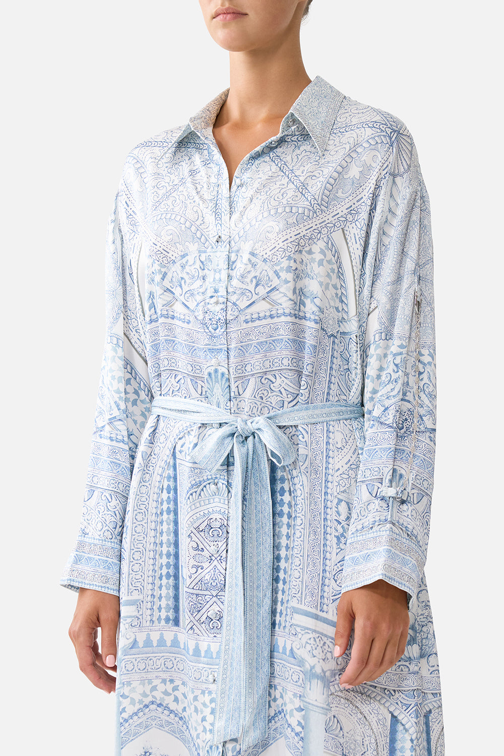 SHIRT DRESS WITH BACK BUTTON DETAIL THE HUM OF THE ALHAMBRA