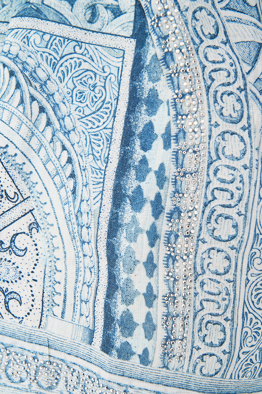 TUCK FRONT SHORT THE HUM OF THE ALHAMBRA