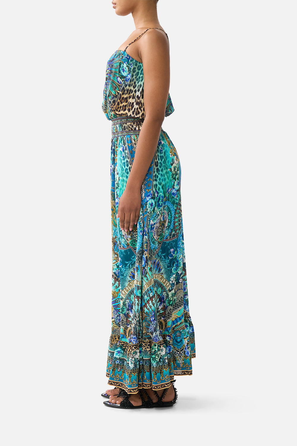 The CAMILLA RING SCARF CLUTCH ART FOR THE ARTISANS in our print.