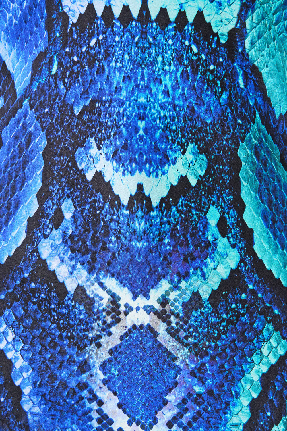 The CAMILLA BAT SLEEVE KAFTAN WITH COLD SHOULDER BUTTERFLY BOHEMIA in our print.