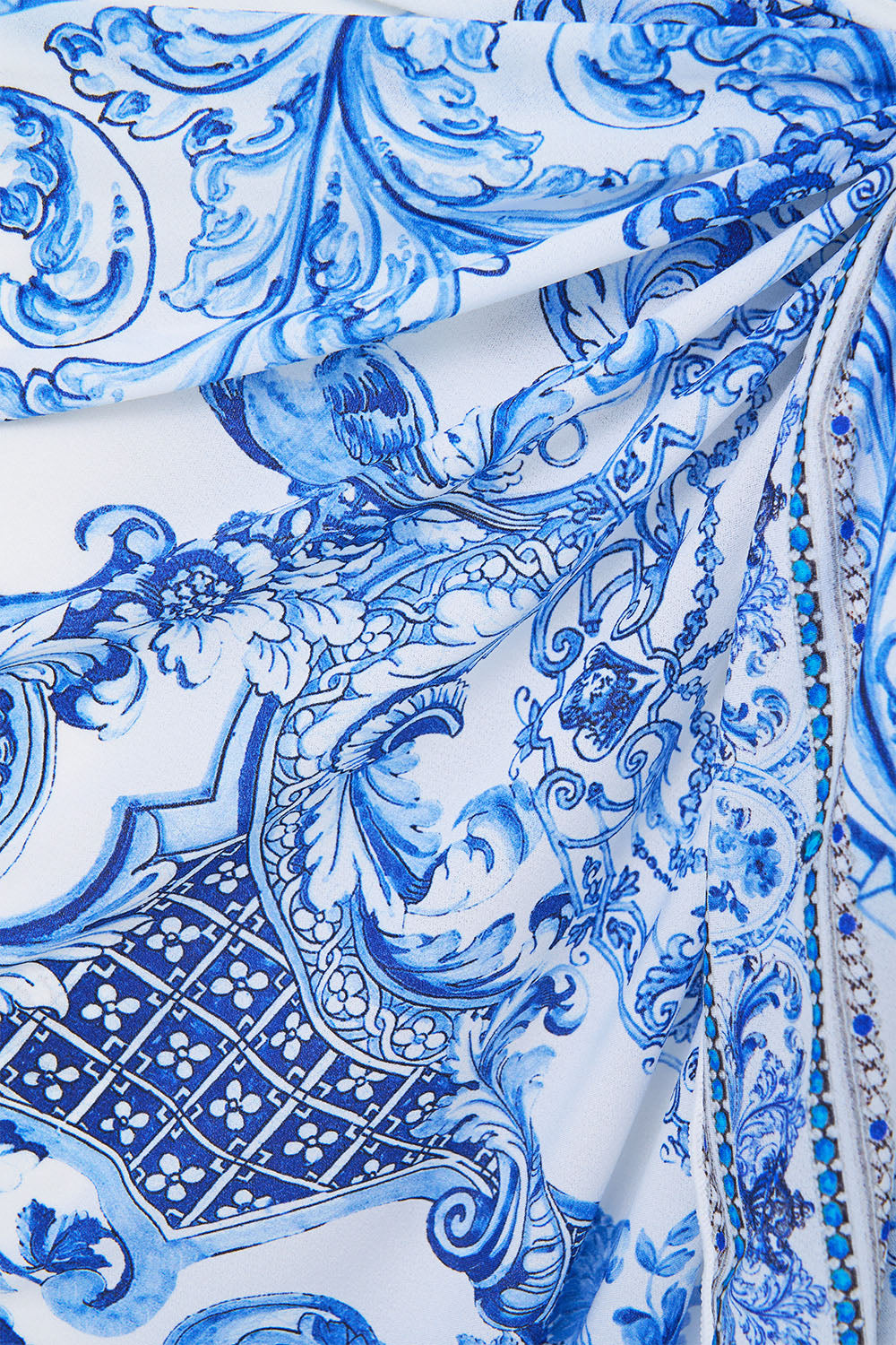 The CAMILLA ROUND NECK KAFTAN LEOTIGRA LAND in our print.