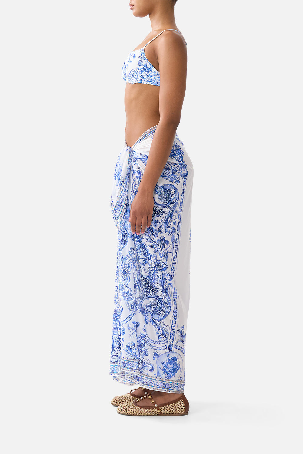 The CAMILLA ROUND NECK KAFTAN LEOTIGRA LAND in our print.