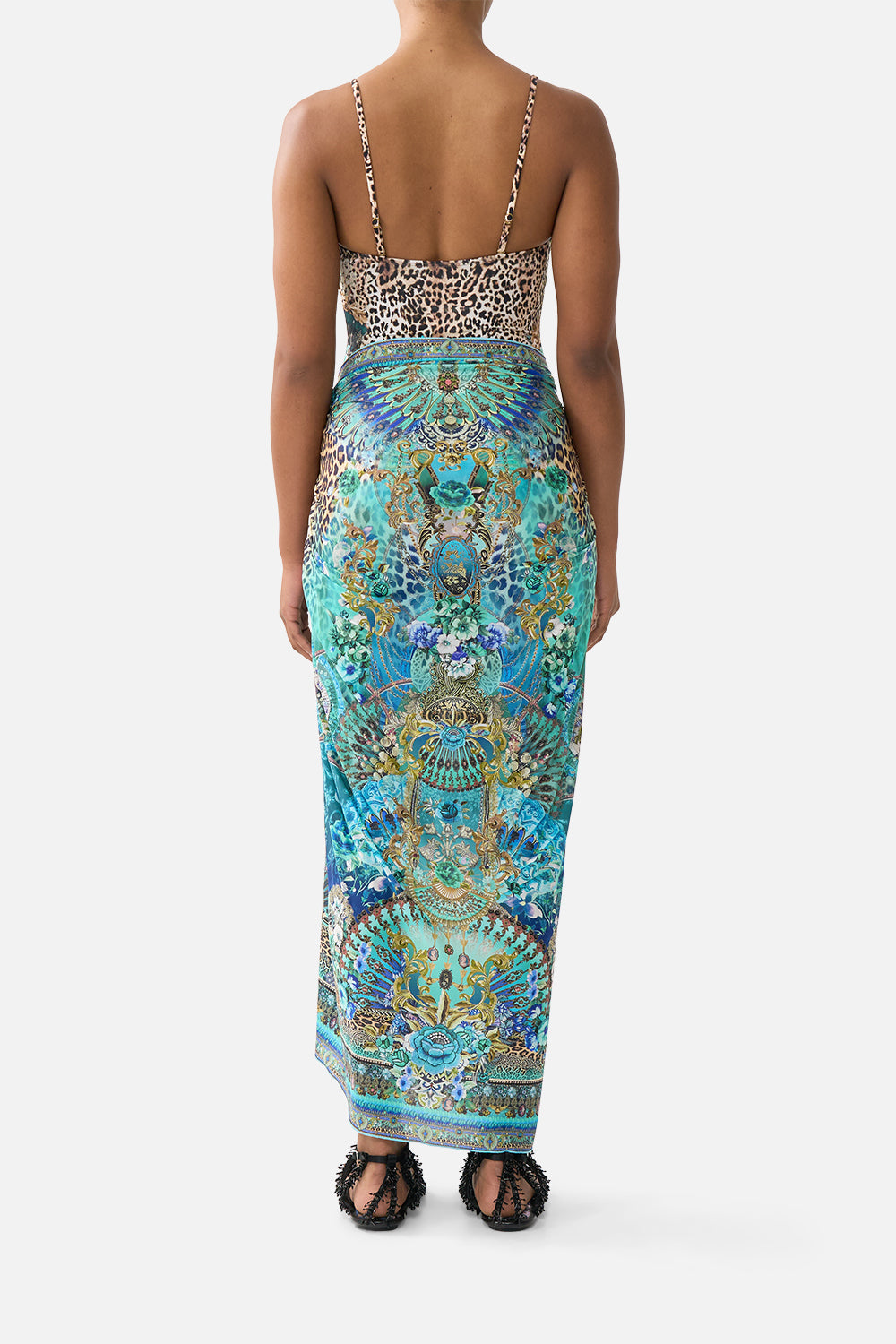 The CAMILLA LAYER WITH CENTRE BACK PANEL A MEETING OF MASTERPIECES in our print.