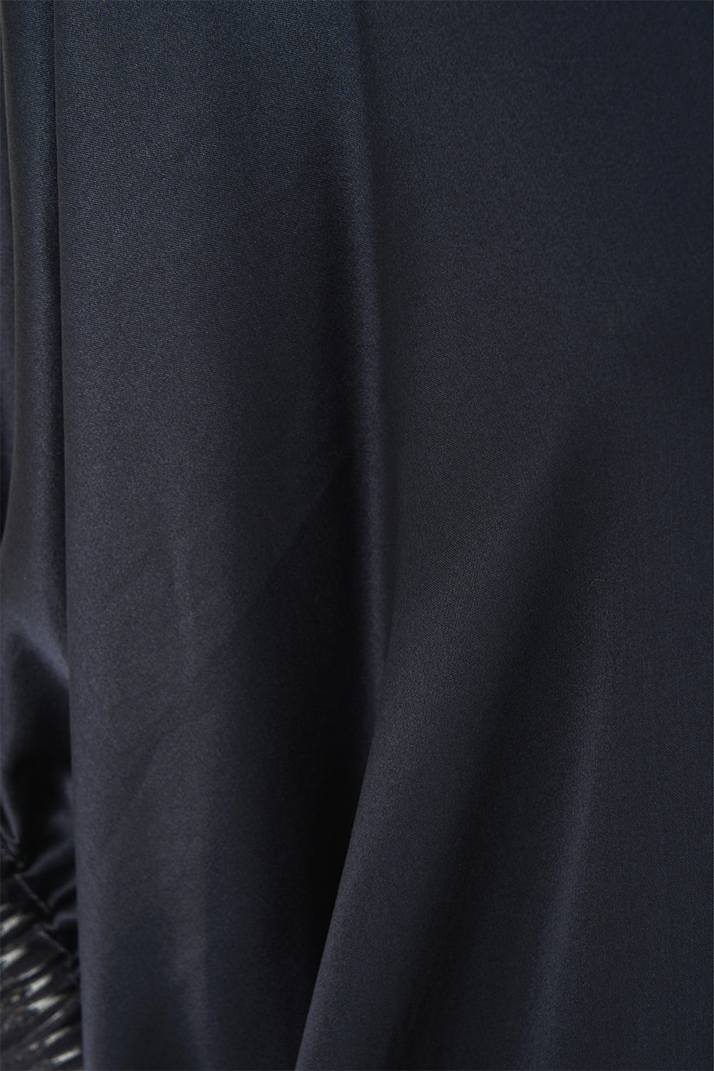 GATHERED CUFF V NECK TOP DAUGHTERS OF DUENDE