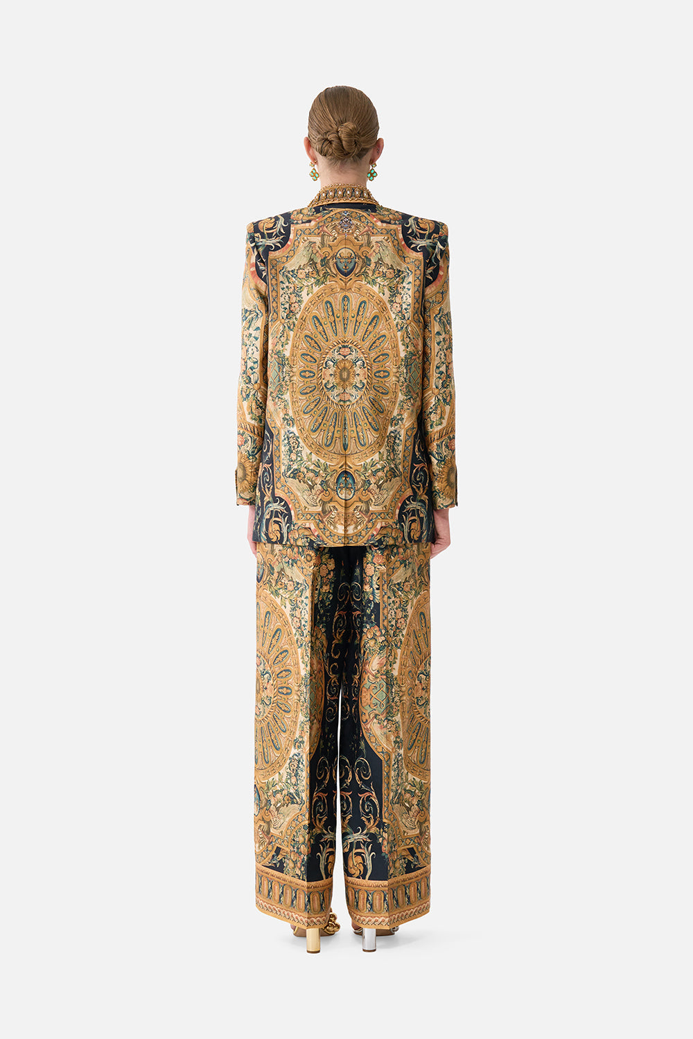 The CAMILLA LOUNGE PANT WITH ELASTIC WAIST MUSEUM MEMOIRS in our print.