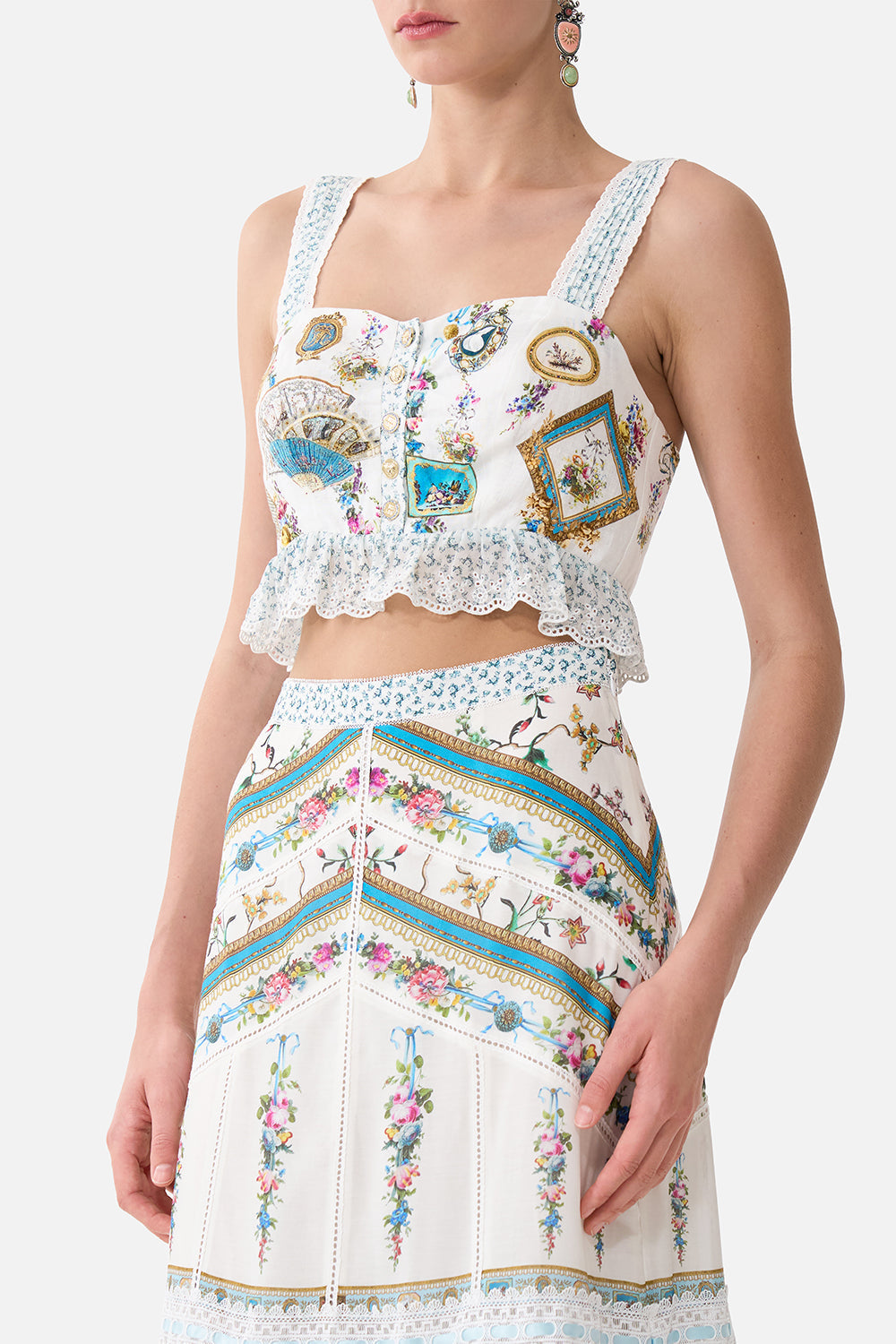 The CAMILLA LEGGINGS NIGHT GARDEN in our NIGHT GARDEN print.