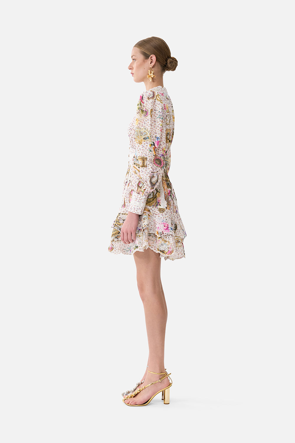 The CAMILLA ROUND NECK KAFTAN VERSES IN VINTAGE in our VERSES IN VINTAGE print.
