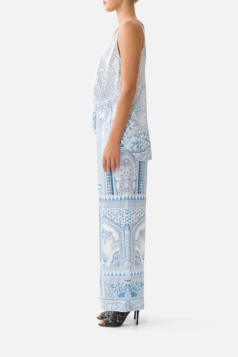 V NECK CAMI THE HUM OF THE ALHAMBRA