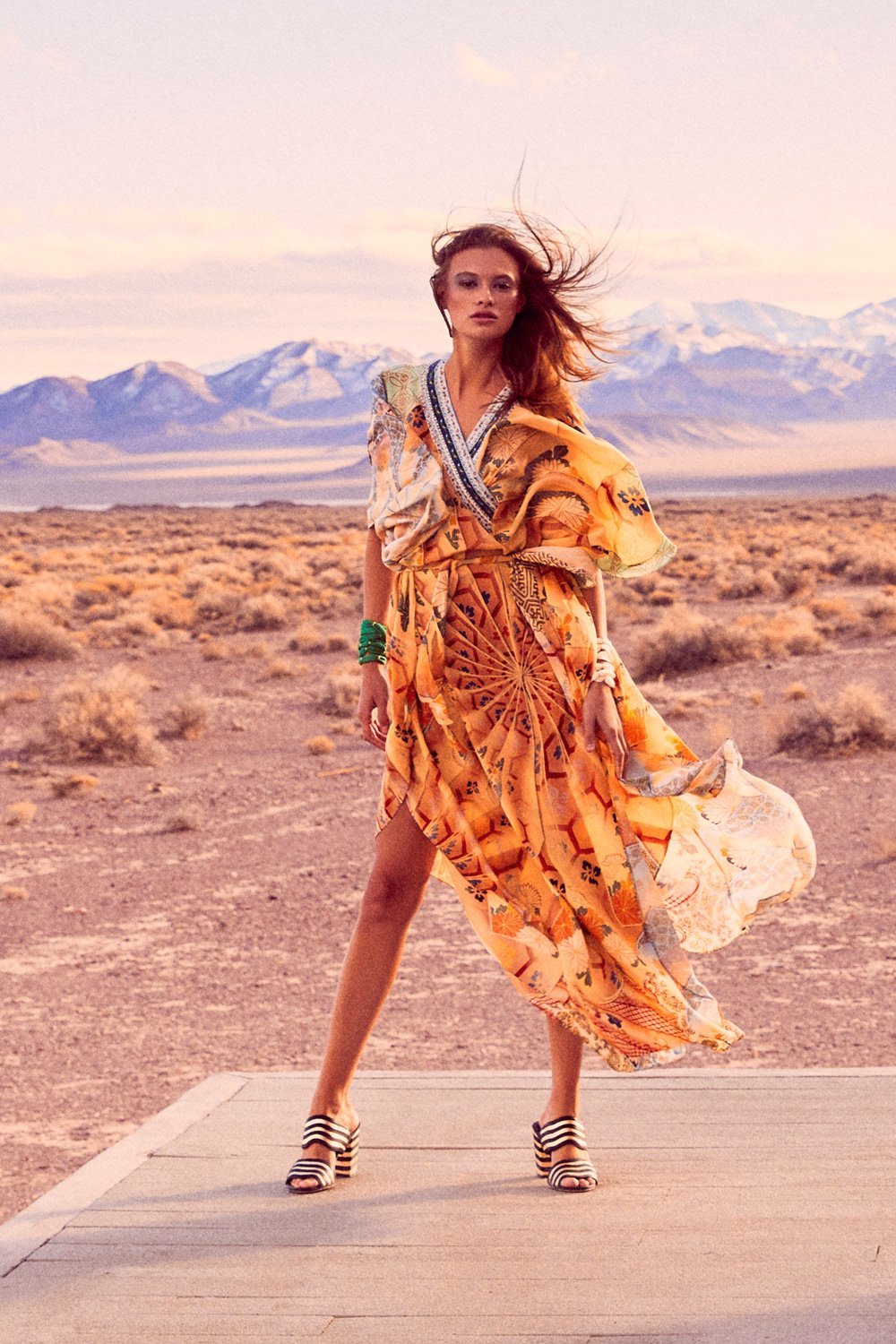 KAFTAN WITH WRAP FRONT & TIE BACK FOR THE FANS