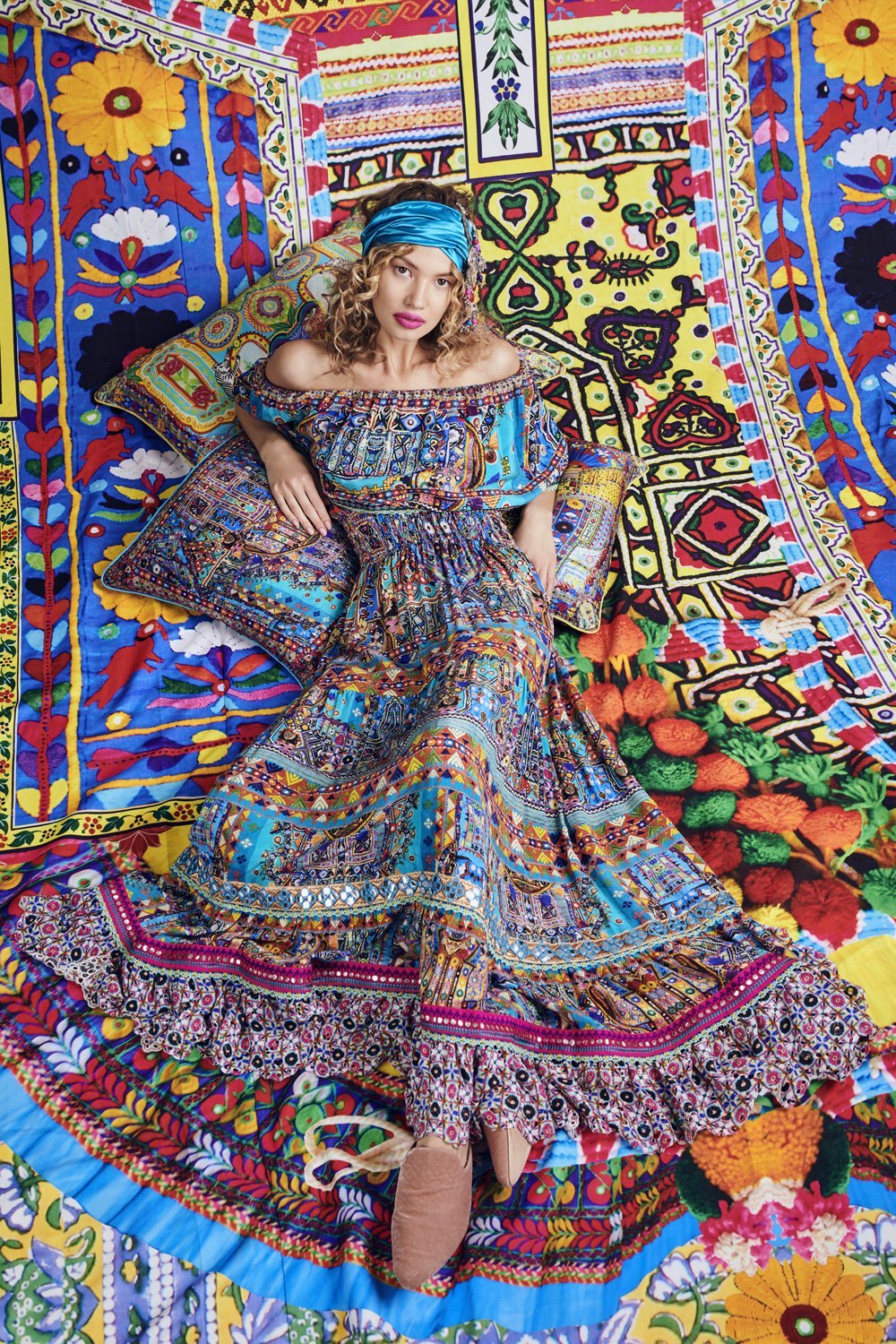 CANVAS OF COLOUR OFF SHOULDER MAXI DRESS