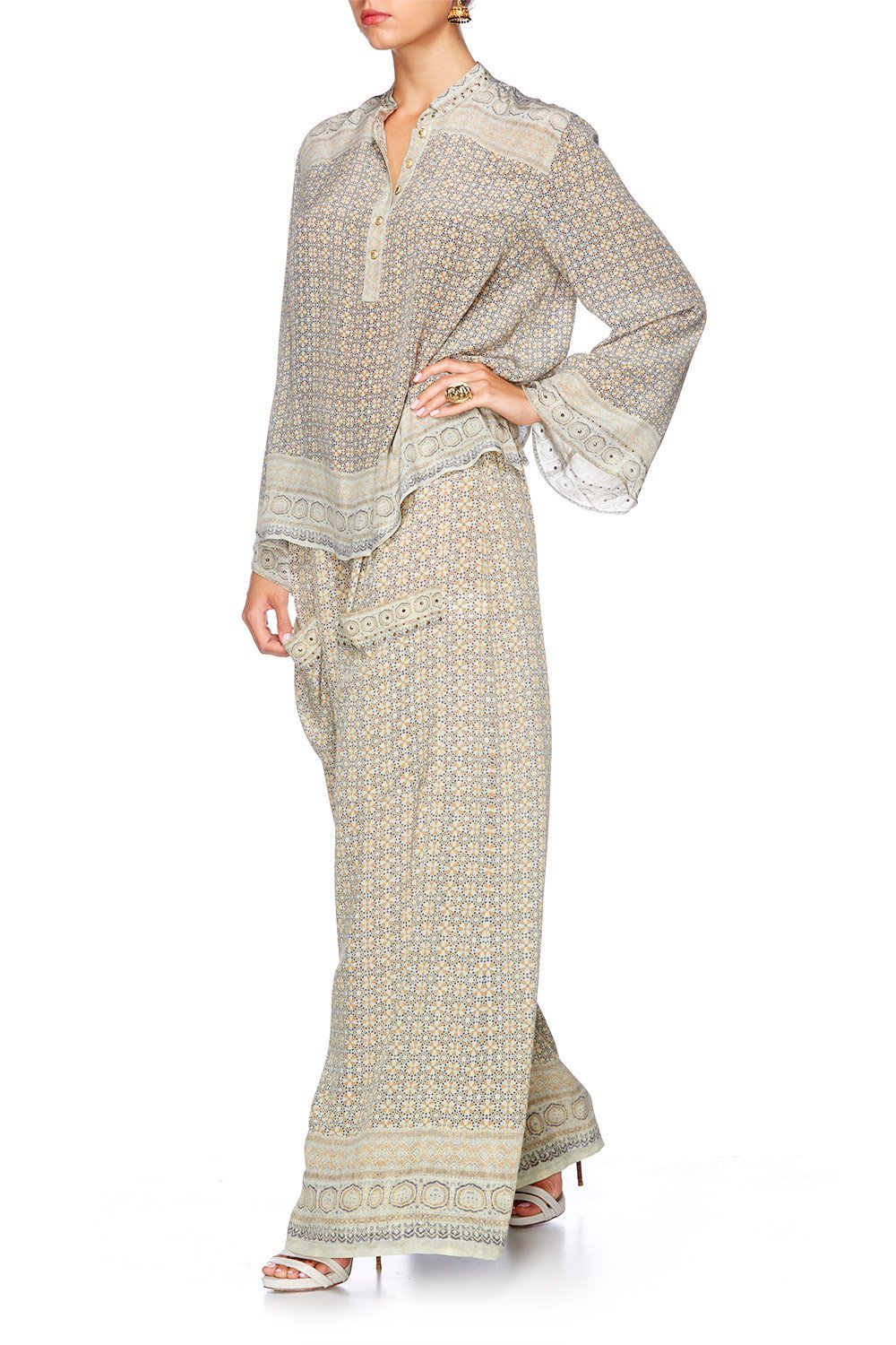 THREADED UNION WIDE SLEEVE BUTTON UP BLOUSE