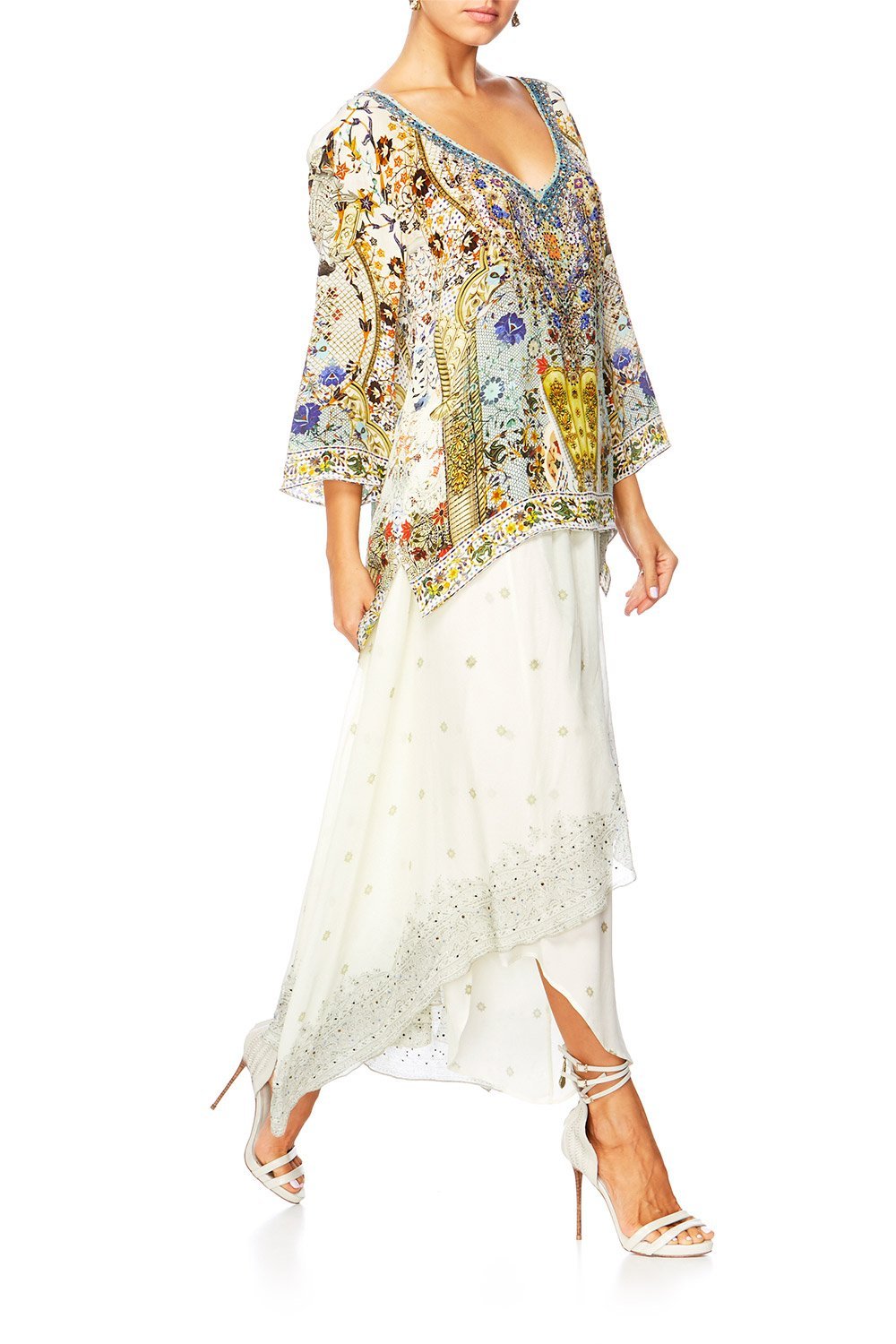 THE BUTTERFLY EFFECT V-NECK OVERSIZED BLOUSE