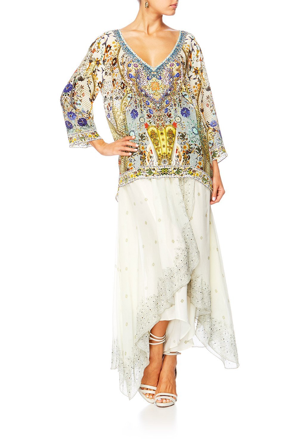 THE BUTTERFLY EFFECT V-NECK OVERSIZED BLOUSE