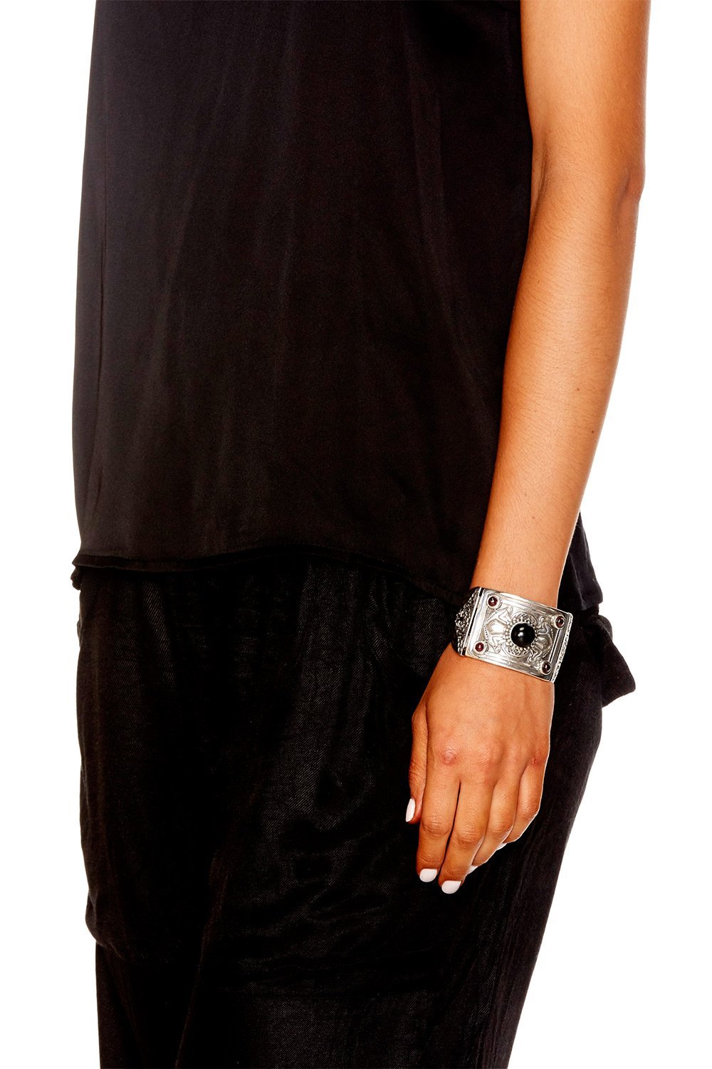 FOR THE LOVE OF LHASA SILV HINGED CUFF