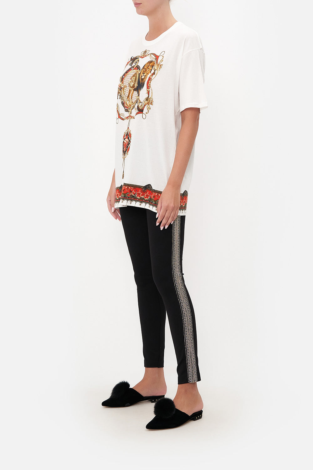 OVERSIZE BAND TEE AND THE QUEEN WORE RED