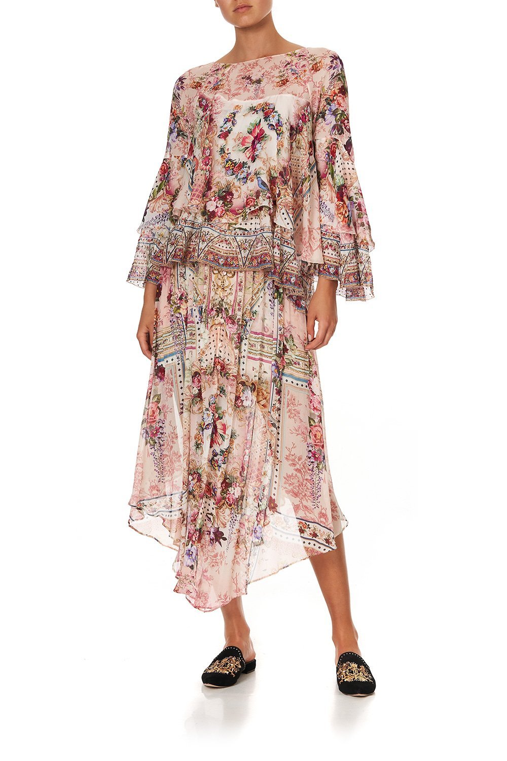 FLARED LAYERED BLOUSE SUMMONED BY A ROSE