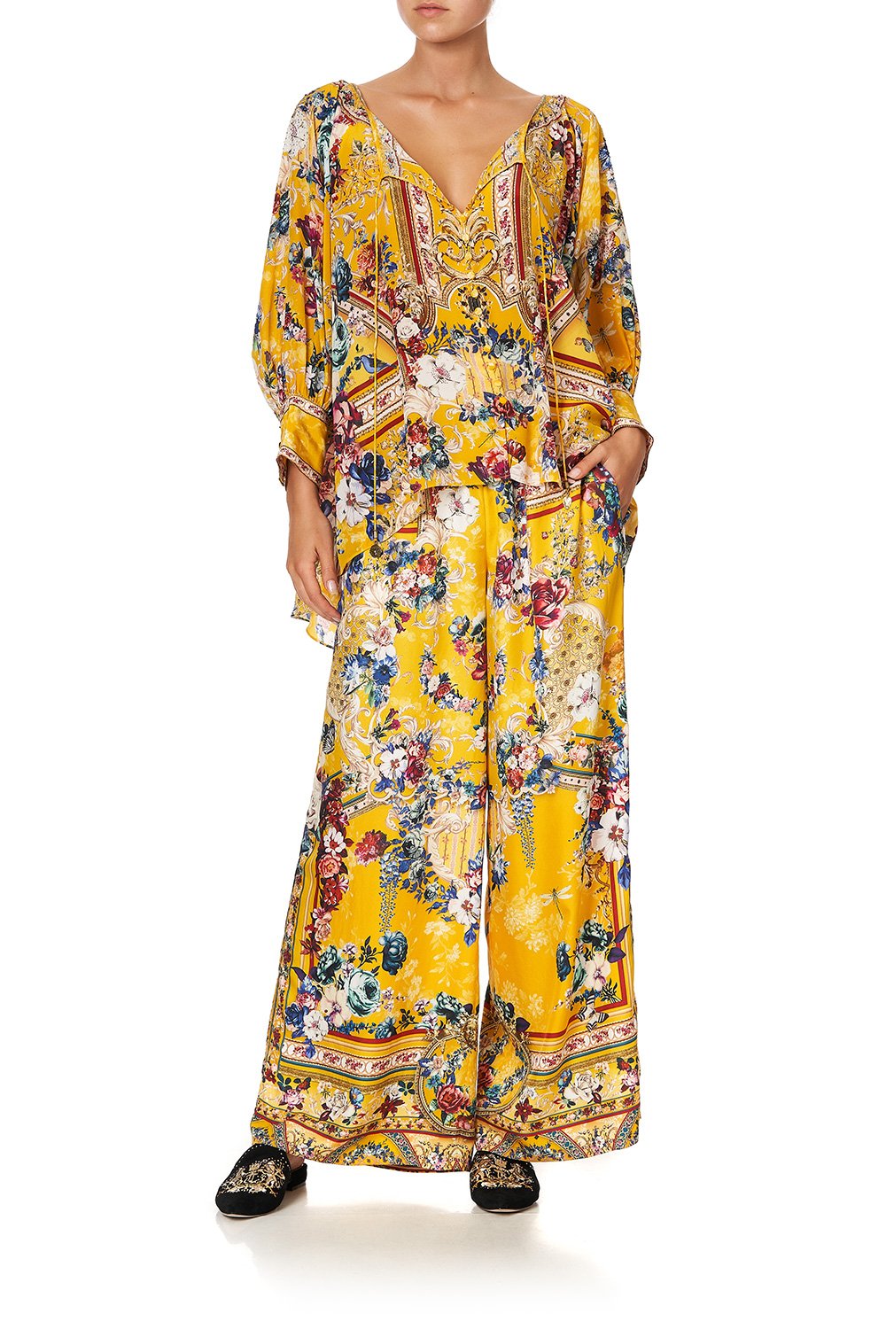 RAGLAN SLEEVE BUTTON UP TOP CROWNED ROSES