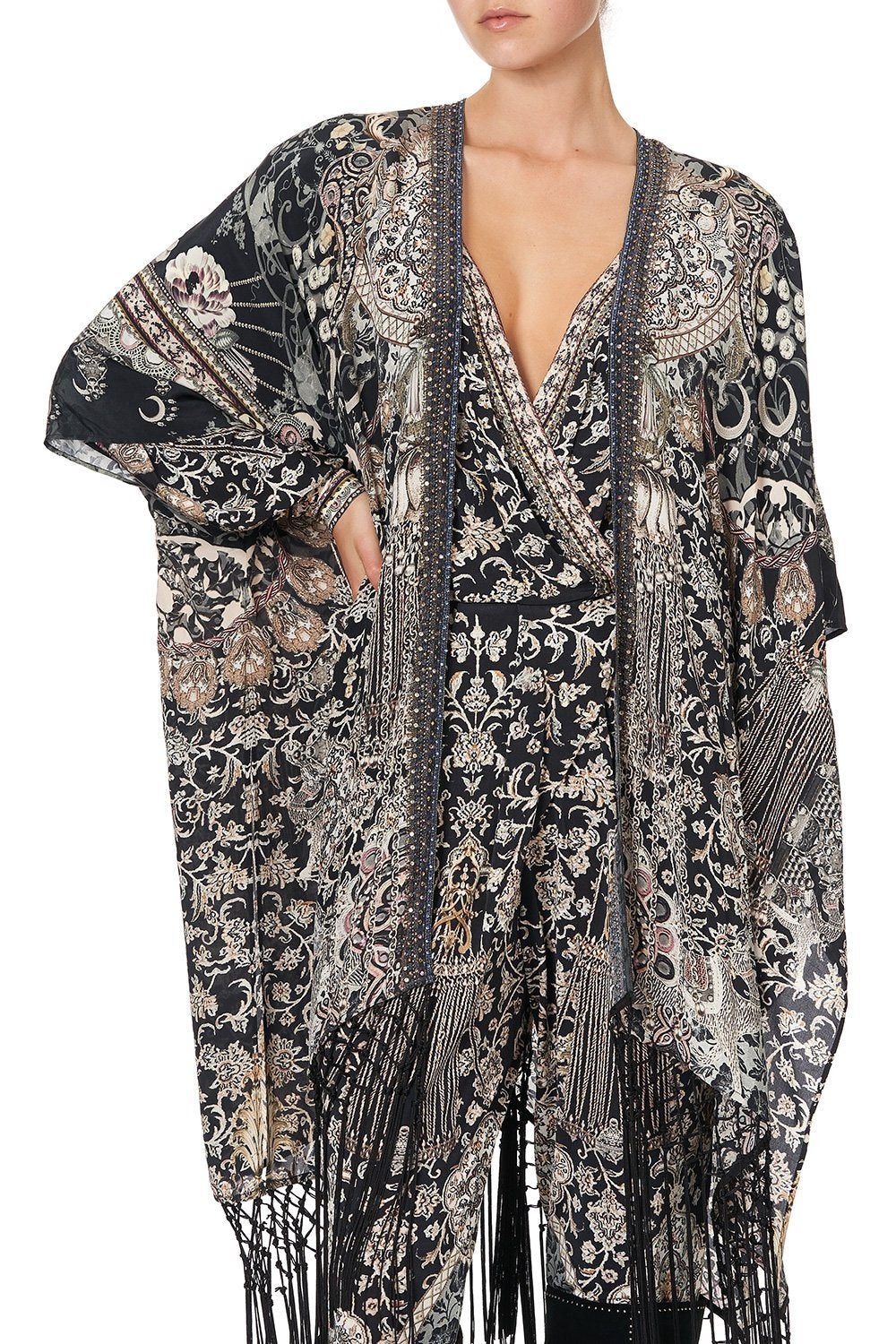 SQUARE DRAPED LAYER DUST HER OFF