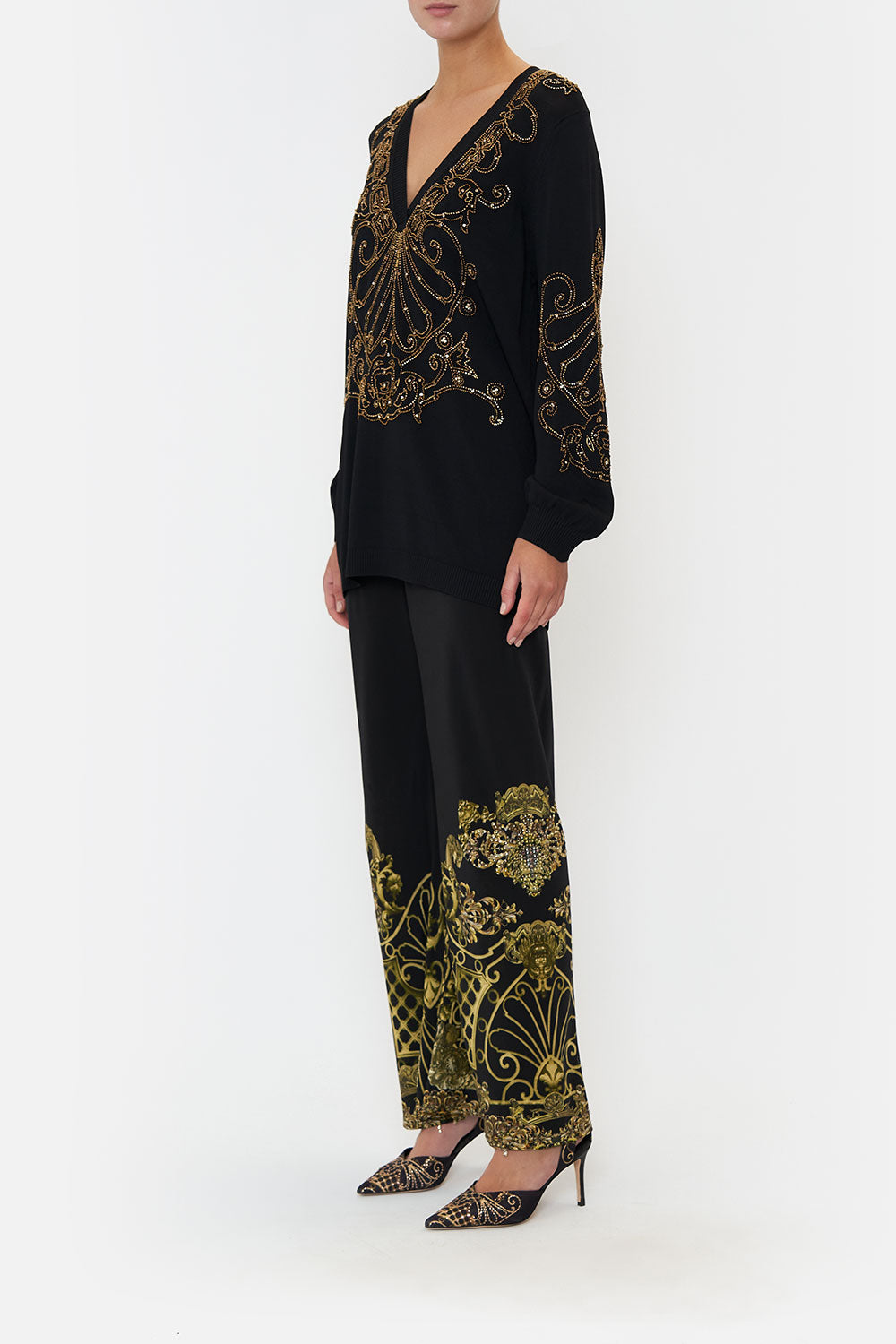 EMBELLISHED V NECK KNIT SHADOWS OF ARMADA