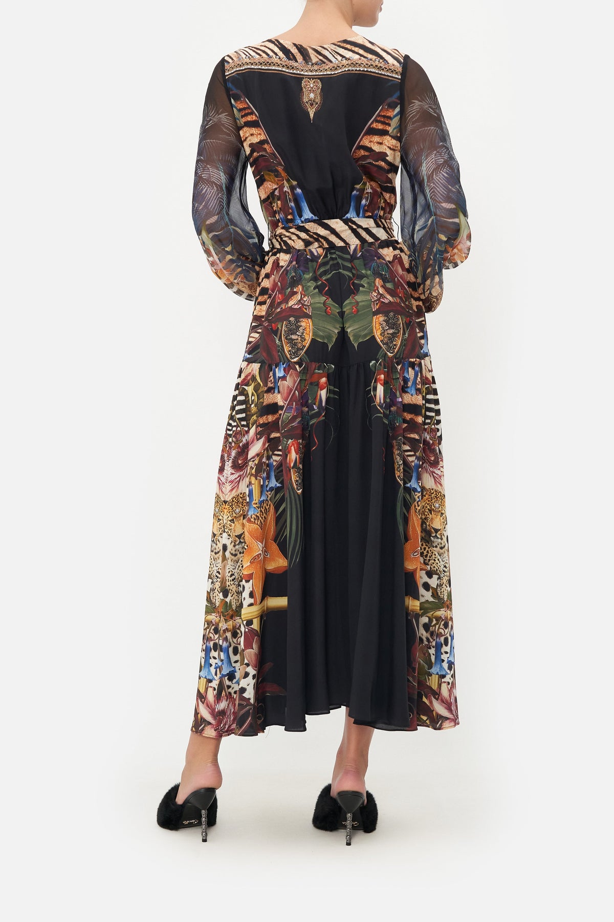 V NECK DRESS WITH BELT NATURAL INSTINCT