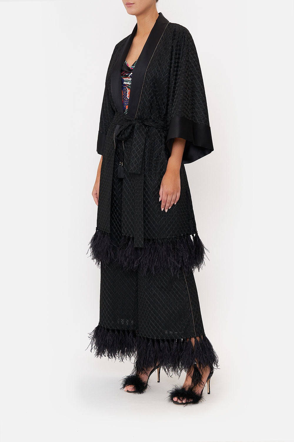 ROBE WITH NARROW COLLAR HOLLYWOOD HEIST