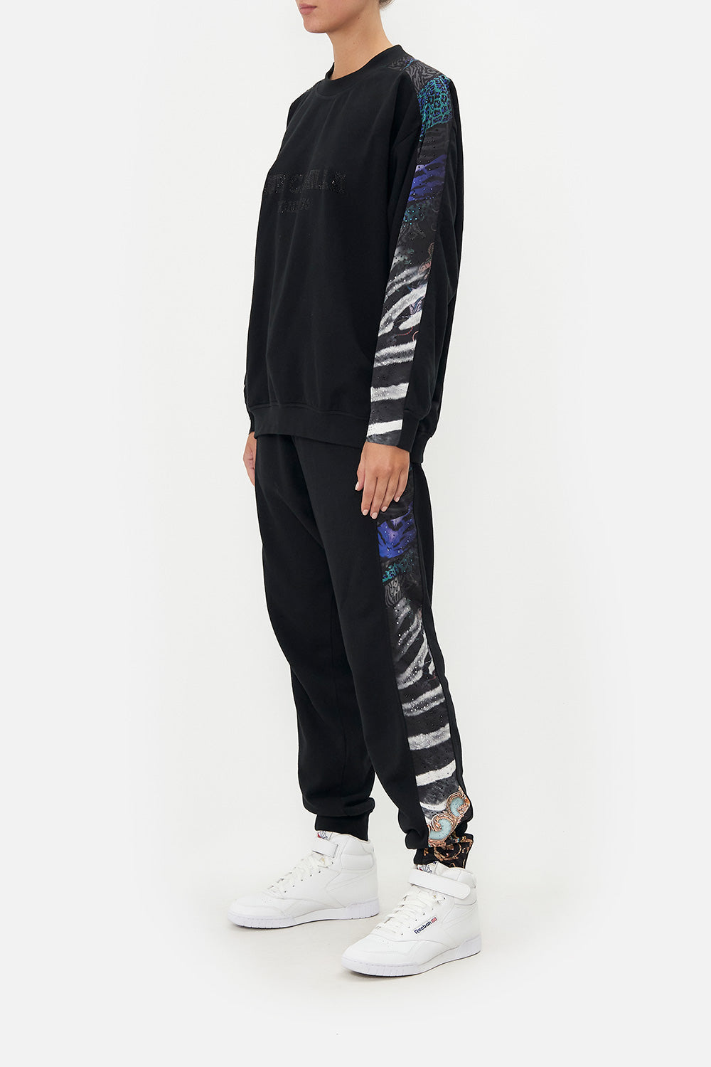 OVERSIZED SWEAT WITH CONTRAST STRIPE SHES GOT GRACE