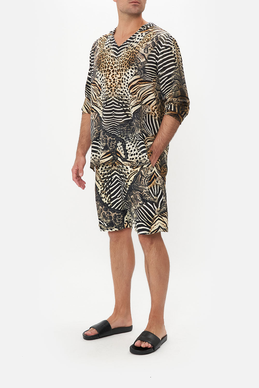 HOODED MANTAN FOR THE LOVE OF LEO