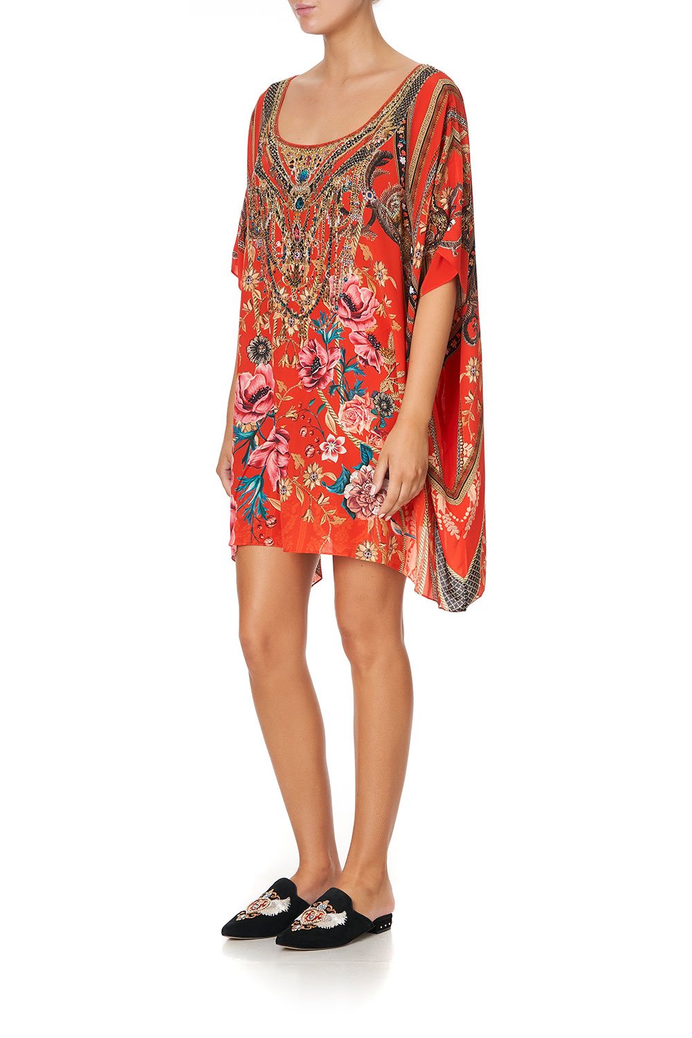 SHORT ROUND NECK KAFTAN AND THE QUEEN WORE RED