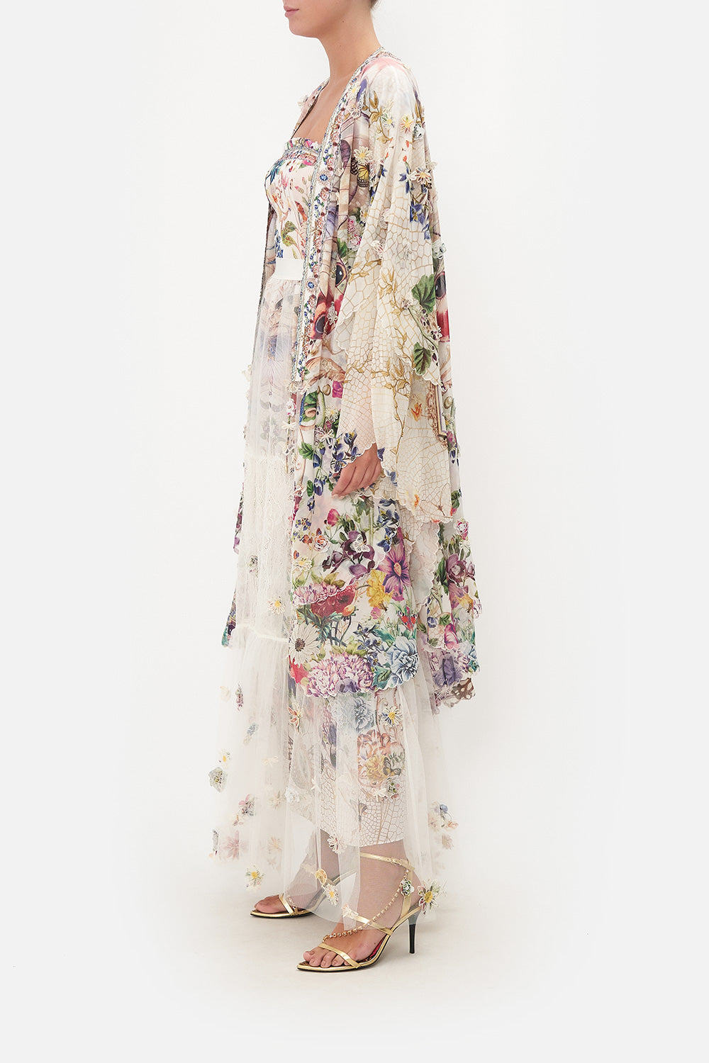 SCALLOPED EDGE LAYER QUEENS BEE HIVE