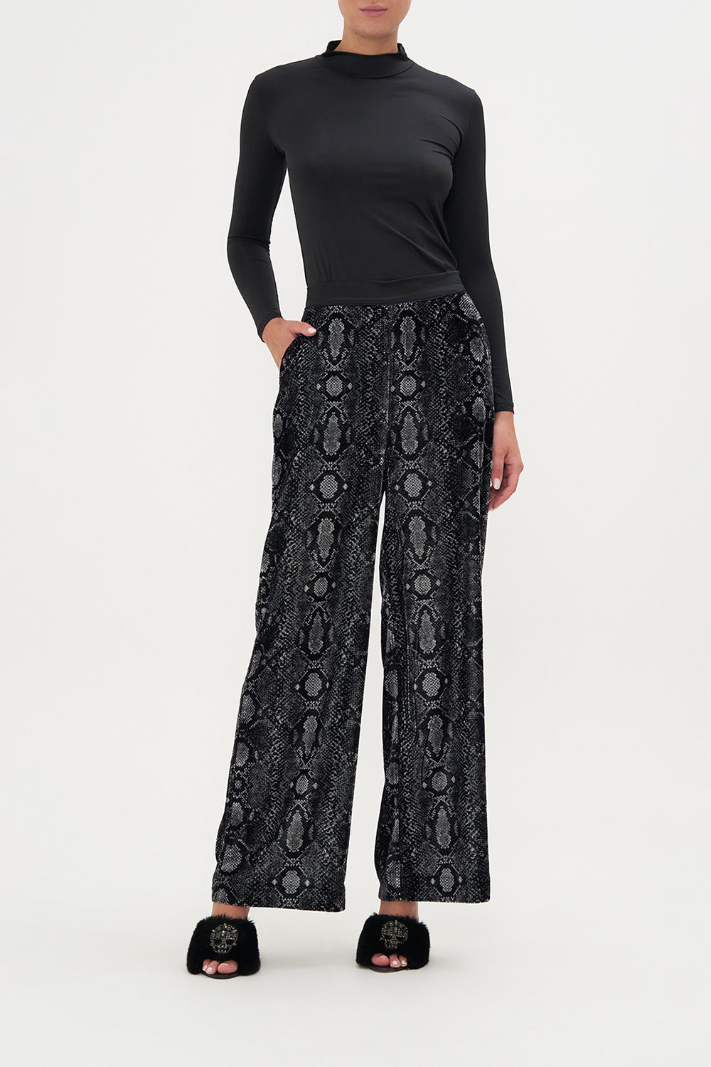 STRAIGHT LEG RELAXED TROUSER WILD HORSES