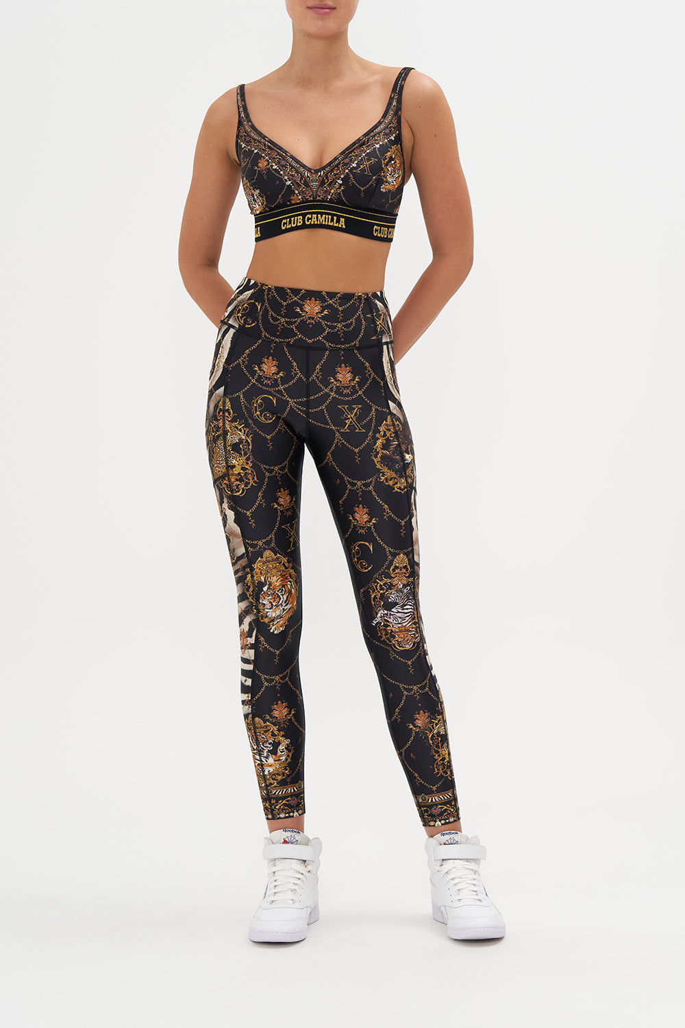 V-NECK ACTIVE CROP KNIGHTS OF JAGGIS TABLE