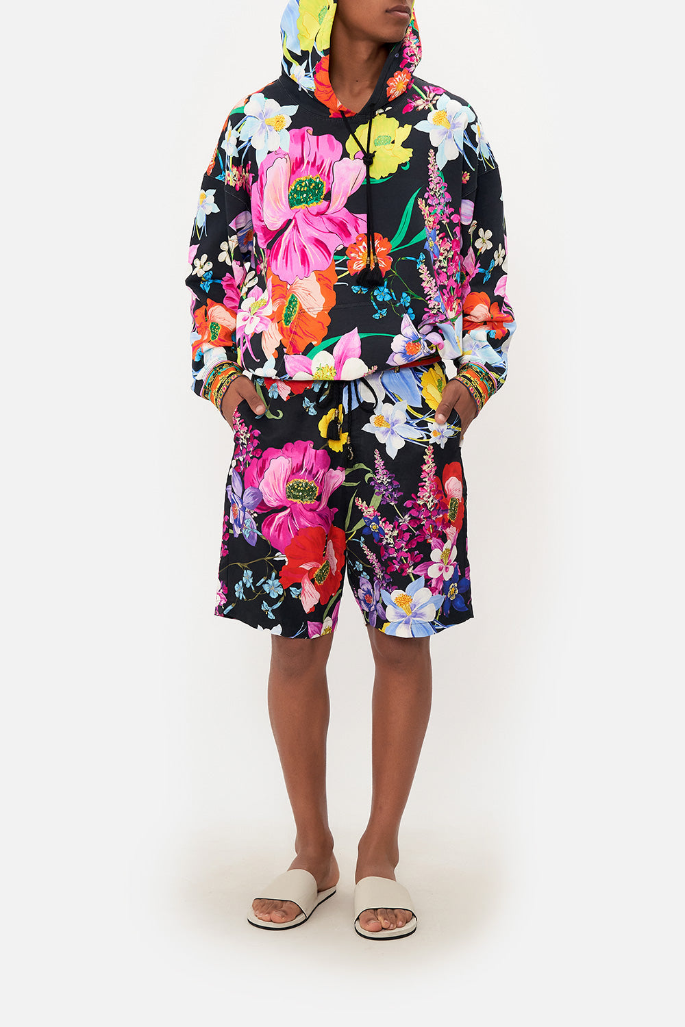 MID LENGTH WALK SHORT AWAY WITH THE FAIRIES