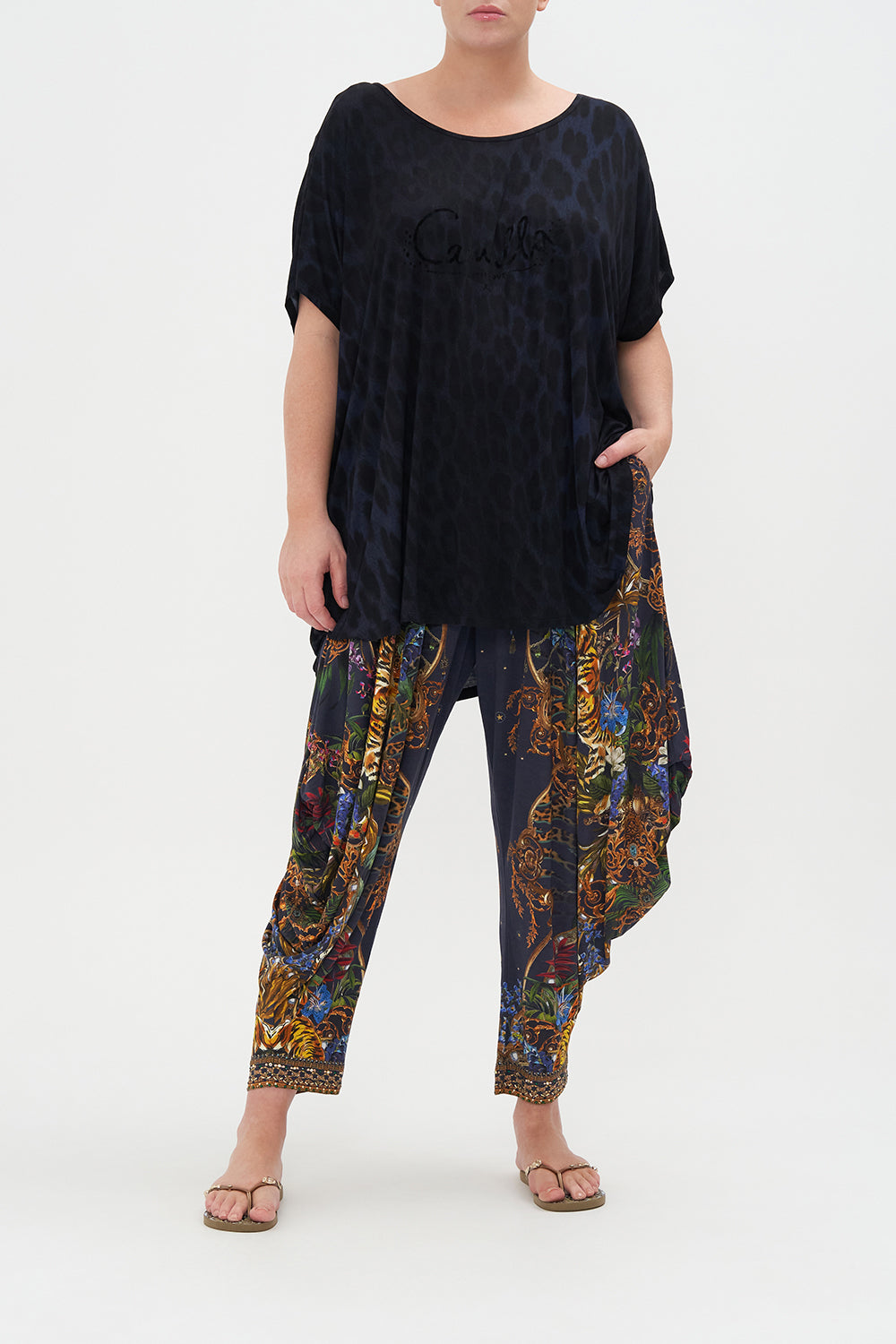 LOOSE FIT TEE SHES A CRAZY CAT