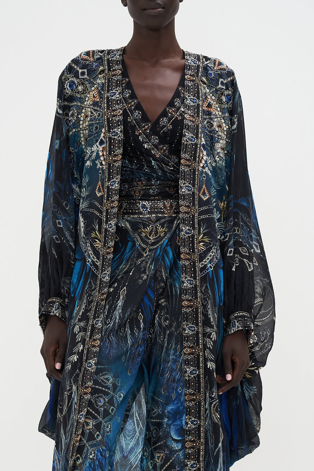 DRAMATIC SLEEVE COCOON LAYER GROUND CONTROL