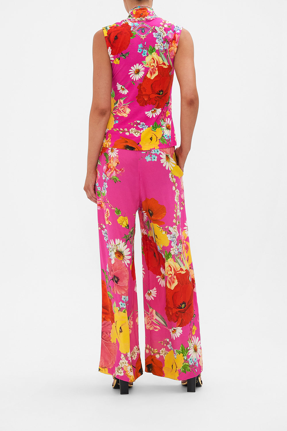 SLEEVELESS TURTLENECK RAINBOW BODY