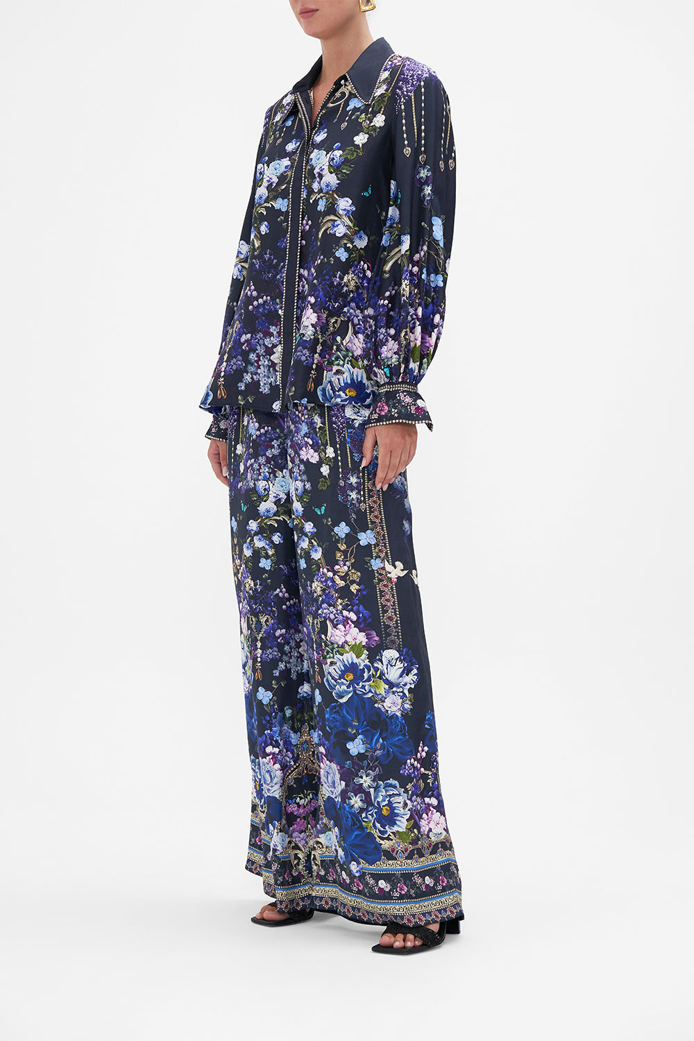 CURVED COLLAR BLOUSE OBSIDIAN BLOOM