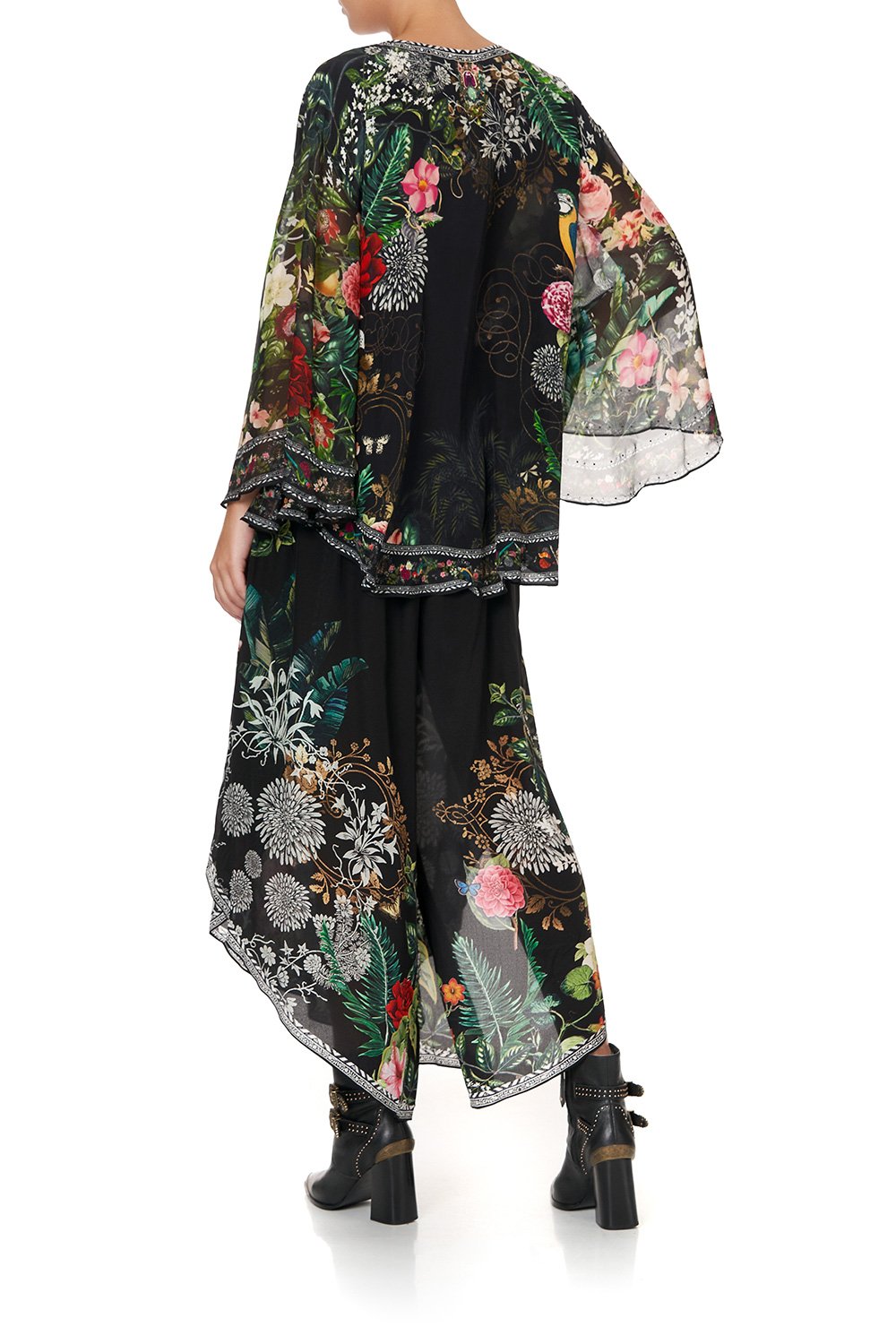 BLOUSE WITH CAPE SLEEVE RAISED WITH WOLVES