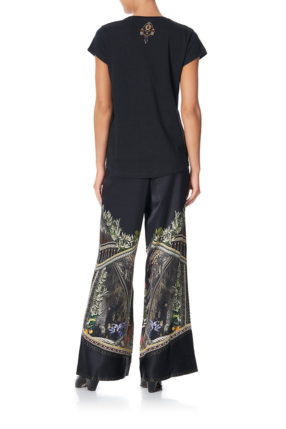 CURVED HEM FITTED TEE BOTANICAL CHRONICLES