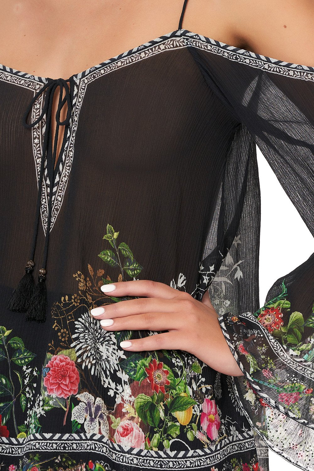 DROP SHOULDER TOP RAISED WITH WOLVES